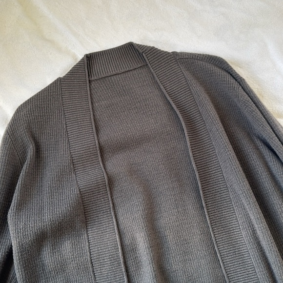 Women’s Cardigan - Picture 1 of 2